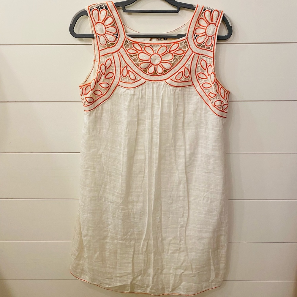 Women’s Chelsea & Violet Dress. Size Large. Cream with Orange detail.